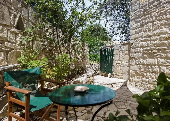 Adamantia 17th Century D1 3* Gaios