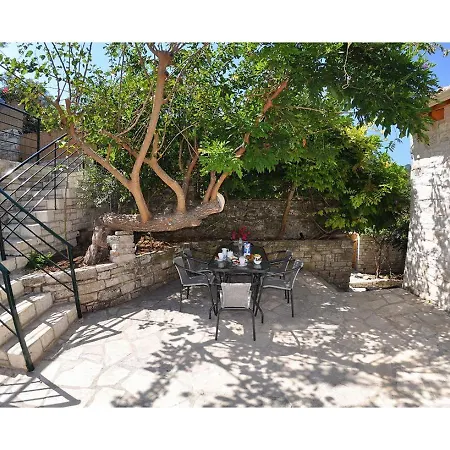 Casa de hóspedes Adamantia 17th Century D1 Gaios