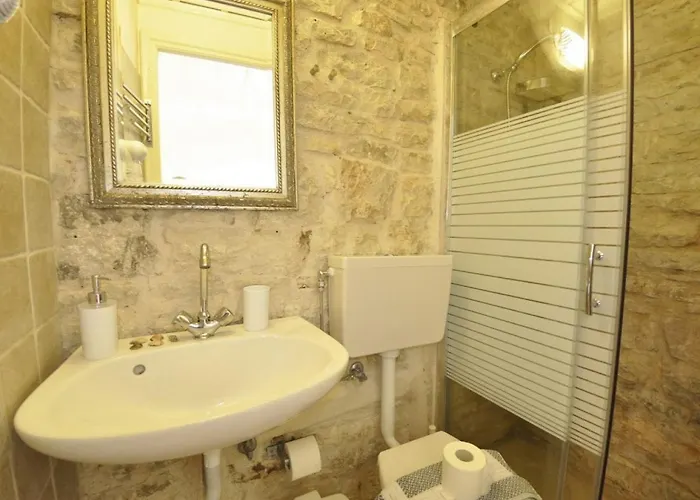 Adamantia 17th Century D1 Maison d'hôtes