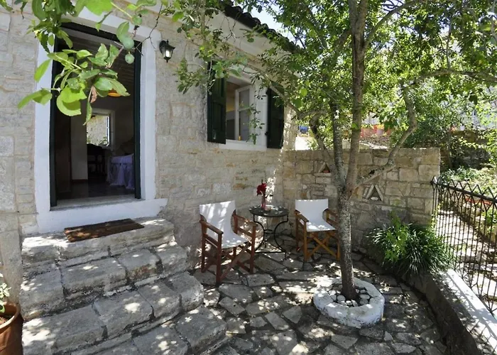 Maison d'hôtes Adamantia 17th Century D1 3*